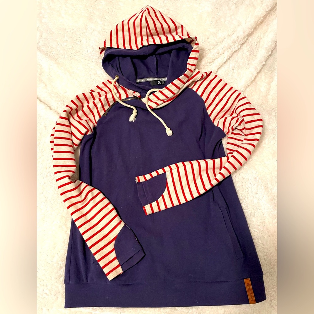 Ampersand Ave Double Hood